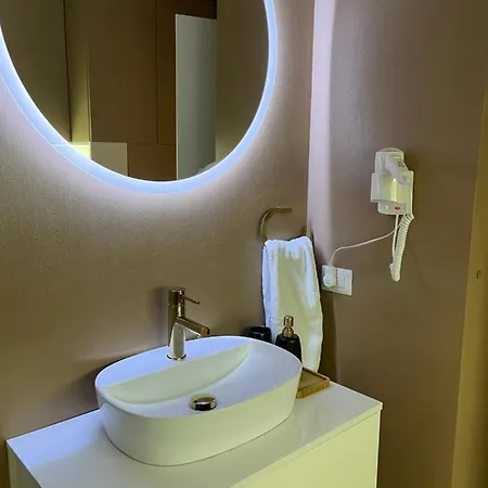 Sas 2 Luxury Mamaia