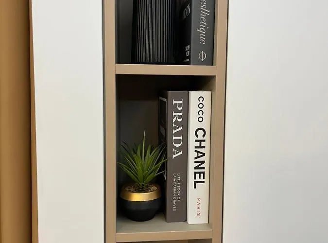 Sas 2 Luxury Apartment